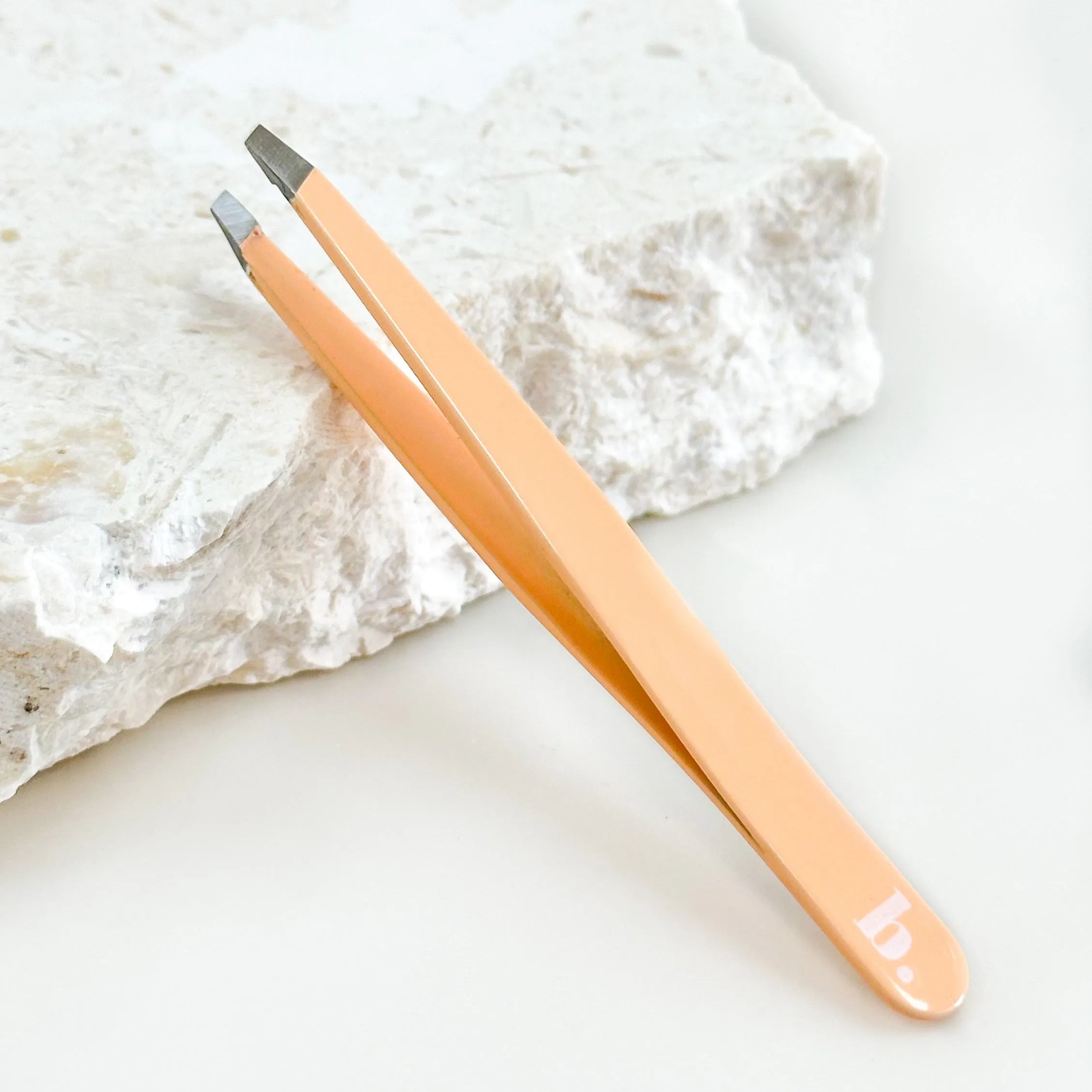 Bella Beauty Pro - Capri Peach Tweezers (Slanted)