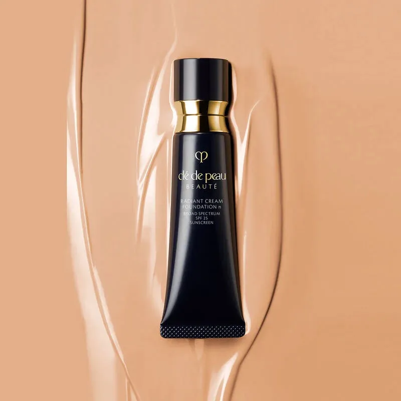 Clé de Peau Beauté Radiant Cream Foundation